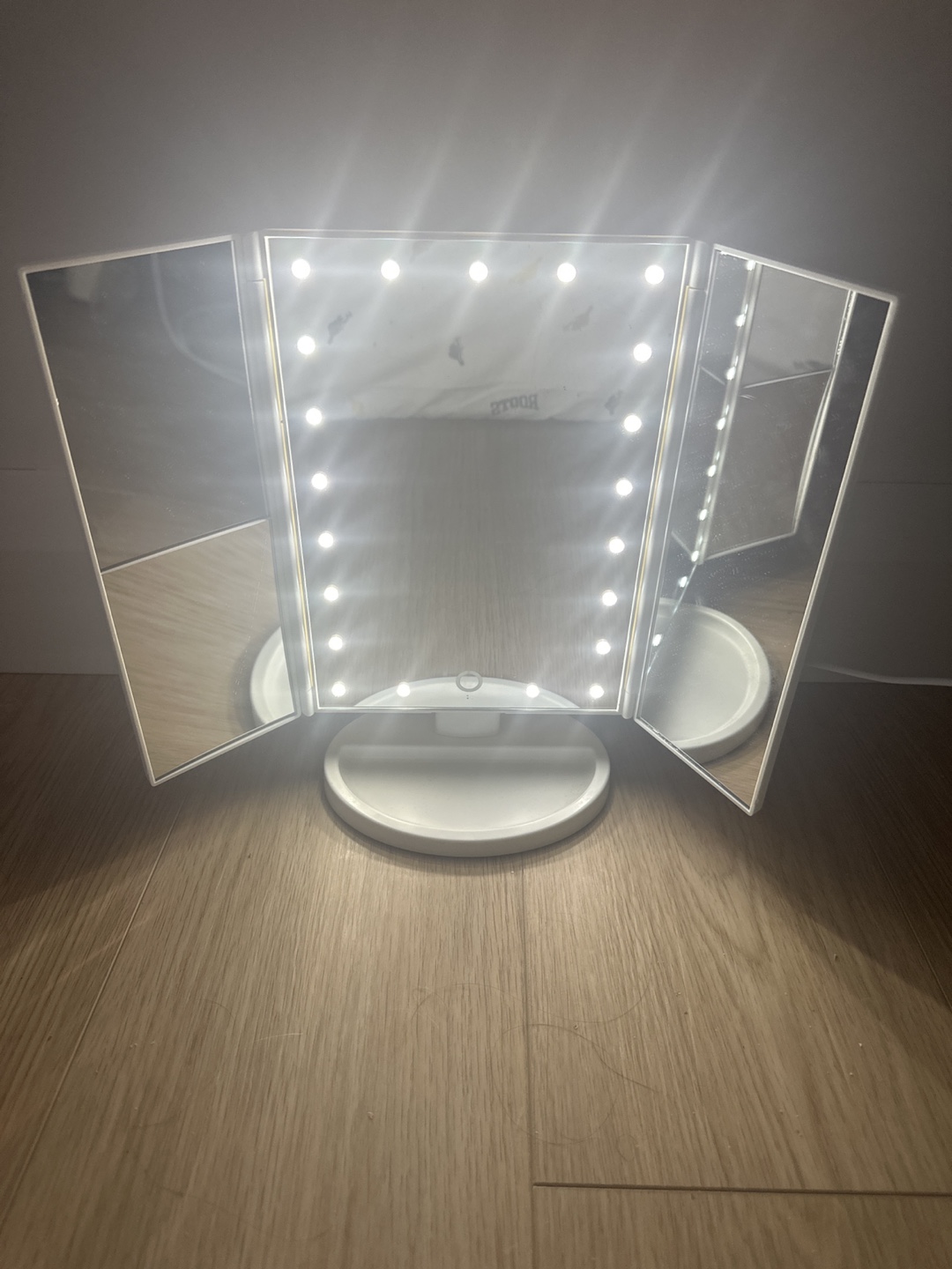 Tri-fold LED Vanity Mirror - photo 2