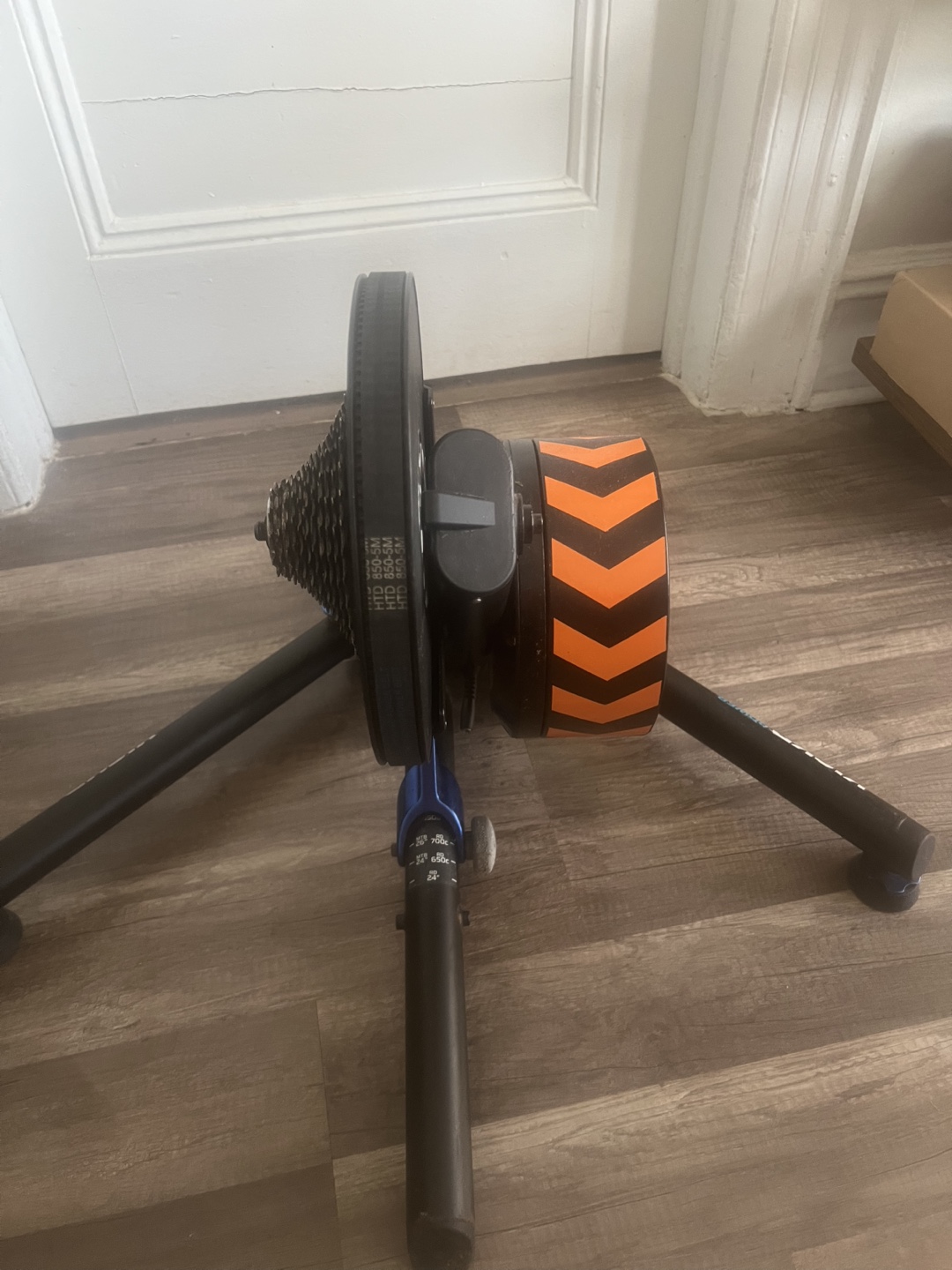 Wahoo KICKR Power Trainer WF104 - photo 2