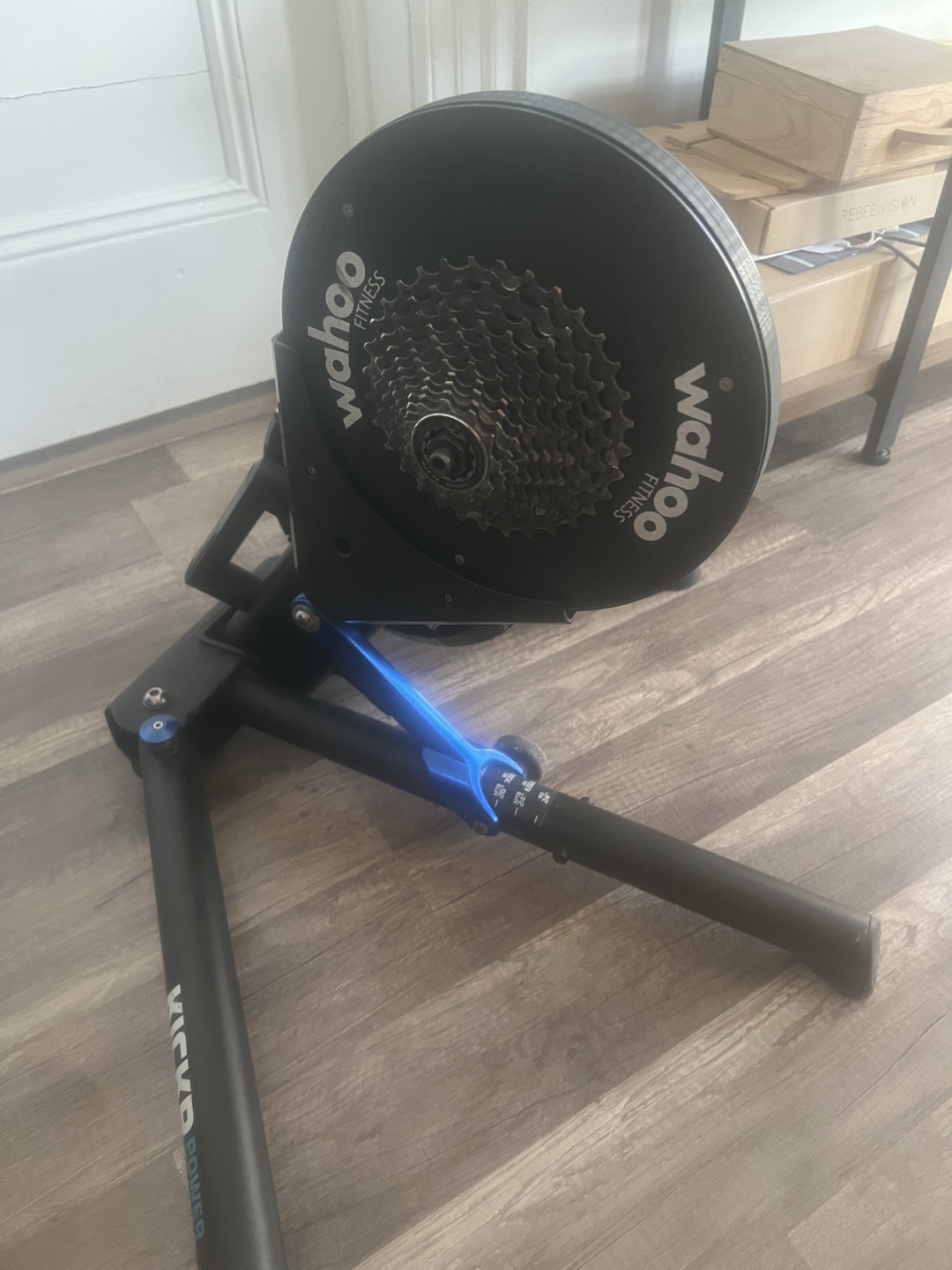 Wahoo KICKR Power Trainer WF104 - photo 3