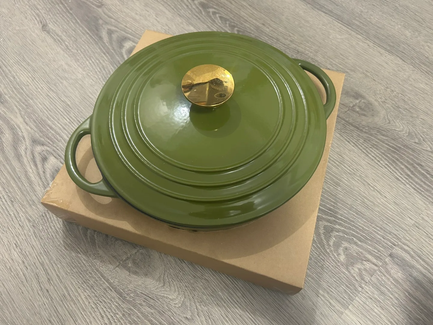 OU. 2.6L Cast Iron Enameled Dutch Oven - Olive Green image indicator(2)