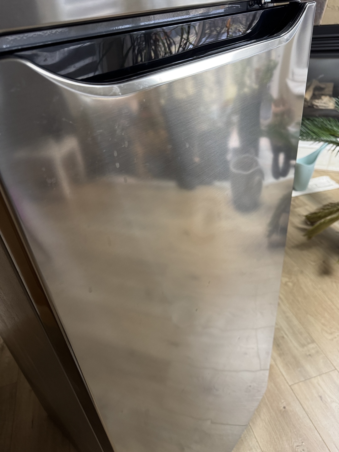 LG 22 in. 9 cu. ft. Counter Depth Top Freezer Refrigerator - photo 3