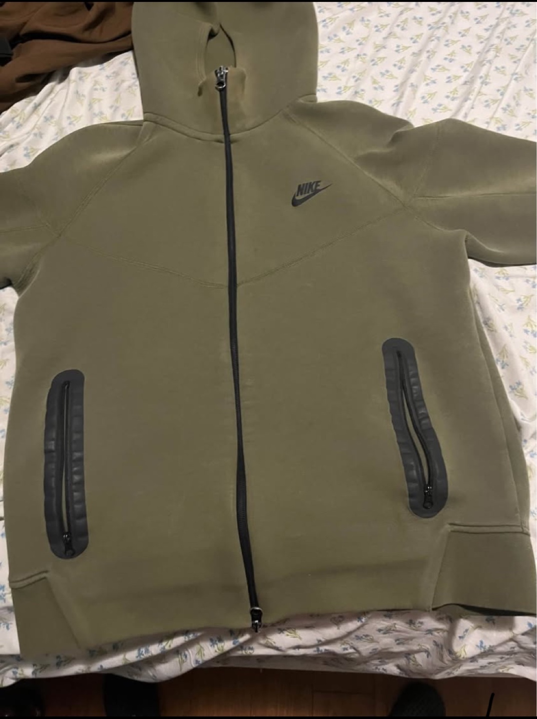 Olive green Nike tech - photo 2