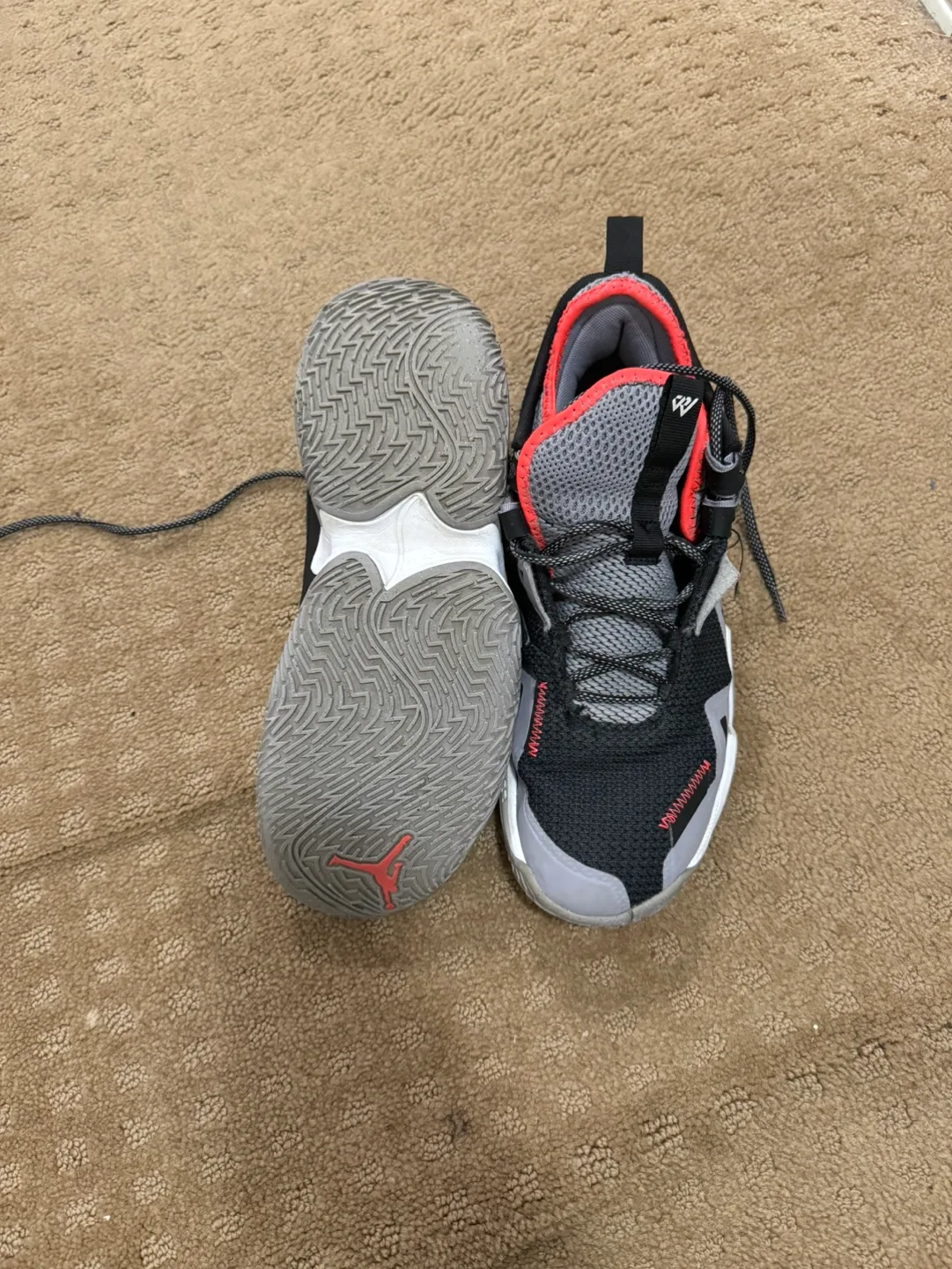 Jordan Basketball Shoes - Size US 10.5 image indicator(4)