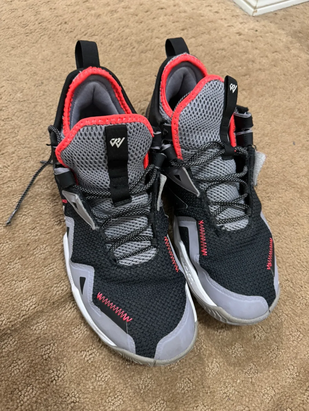 Jordan Basketball Shoes - Size US 10.5 image indicator(2)