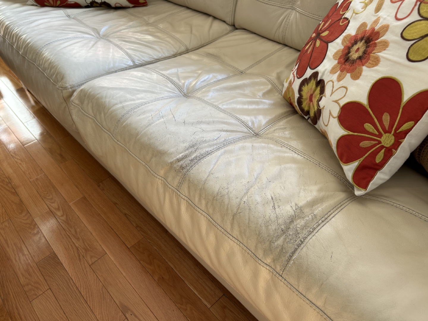 Cream Leather Sofa - photo 4