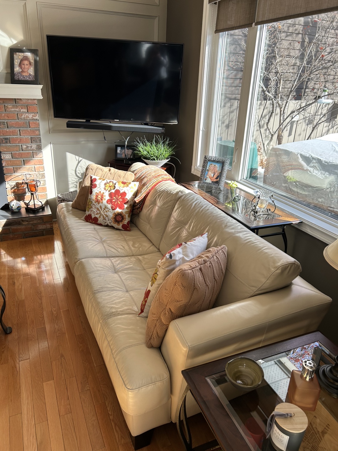 Cream Leather Sofa - photo 2