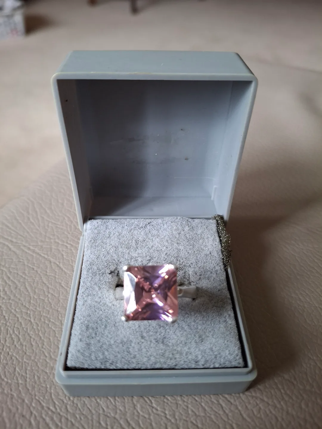 Pink stone ring in silver setting (stamped 925) image indicator(3)