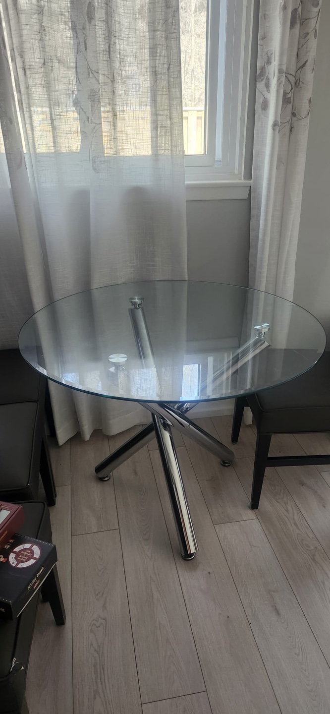 39” Glass Top Dining Table with Chrome Legs