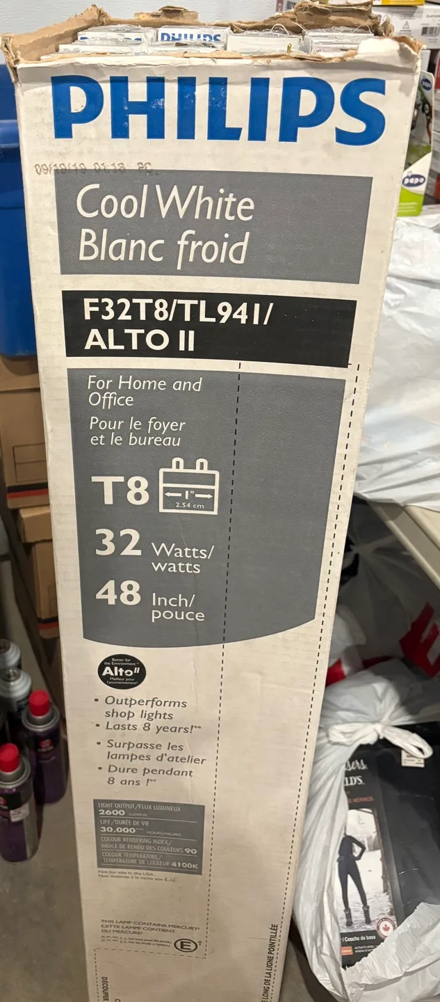 Philips ALTO II T8 Fluorescent Light Bulbs - Cool White image indicator(2)