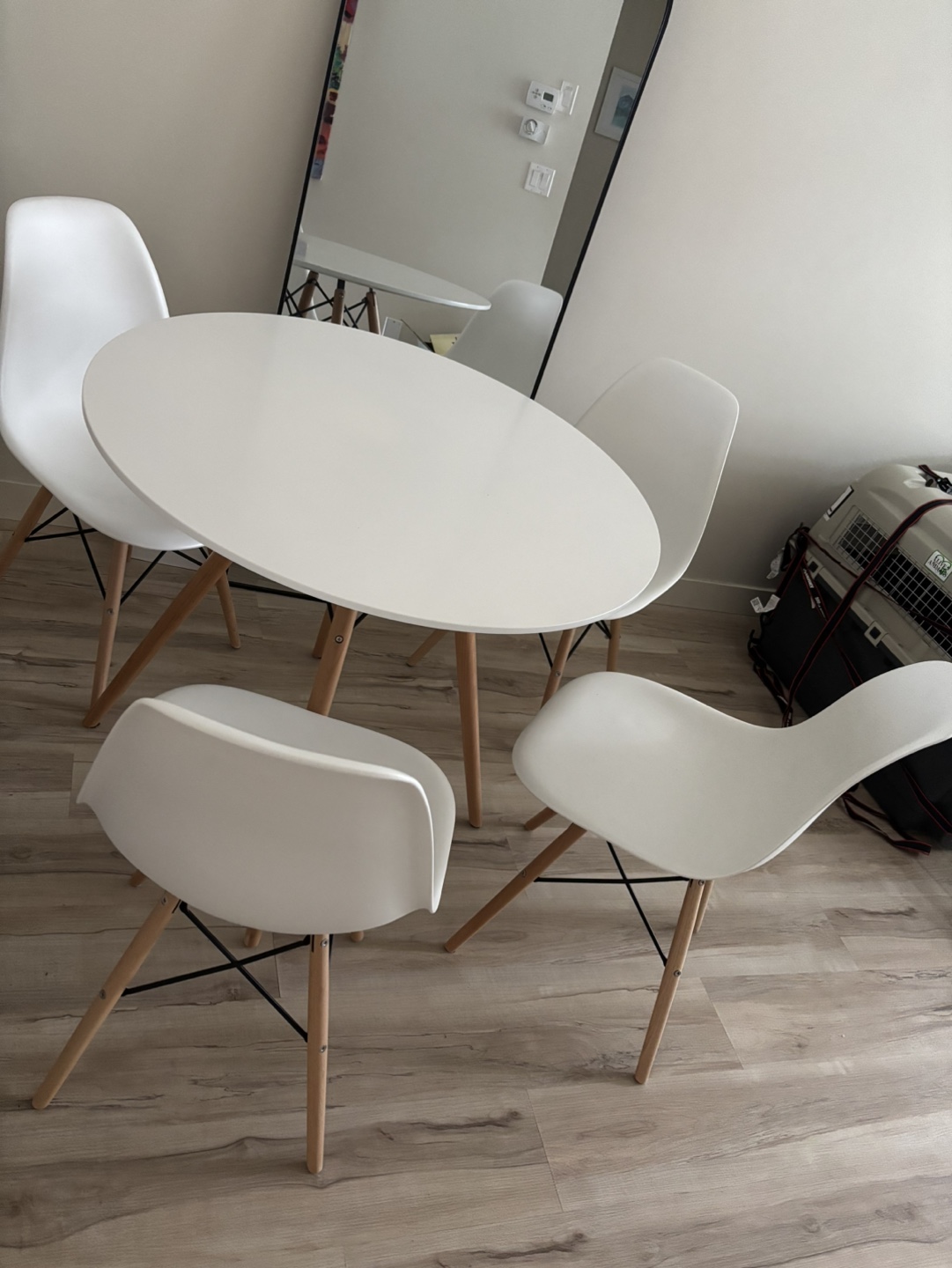 White Round Dining Table and Four Chairs Set - photo 2