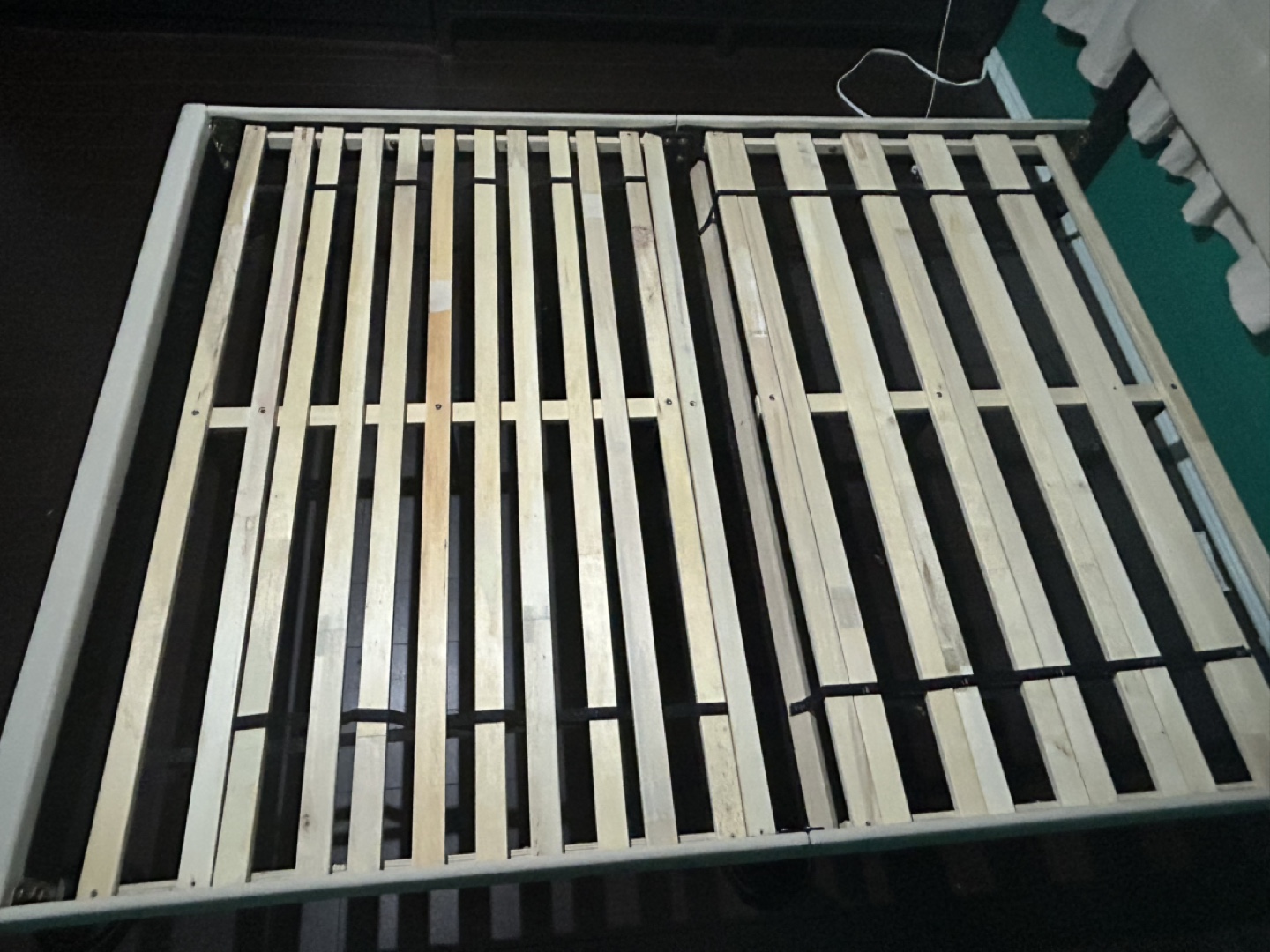 Queen Size Bed Frame with Headboard - photo 3