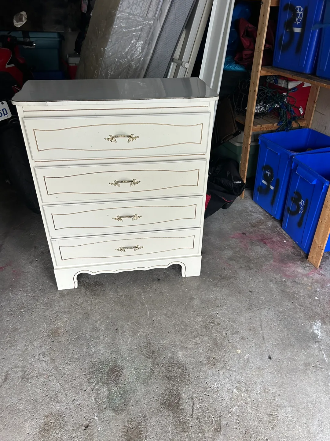 Four-Drawer White Dresser image indicator(2)