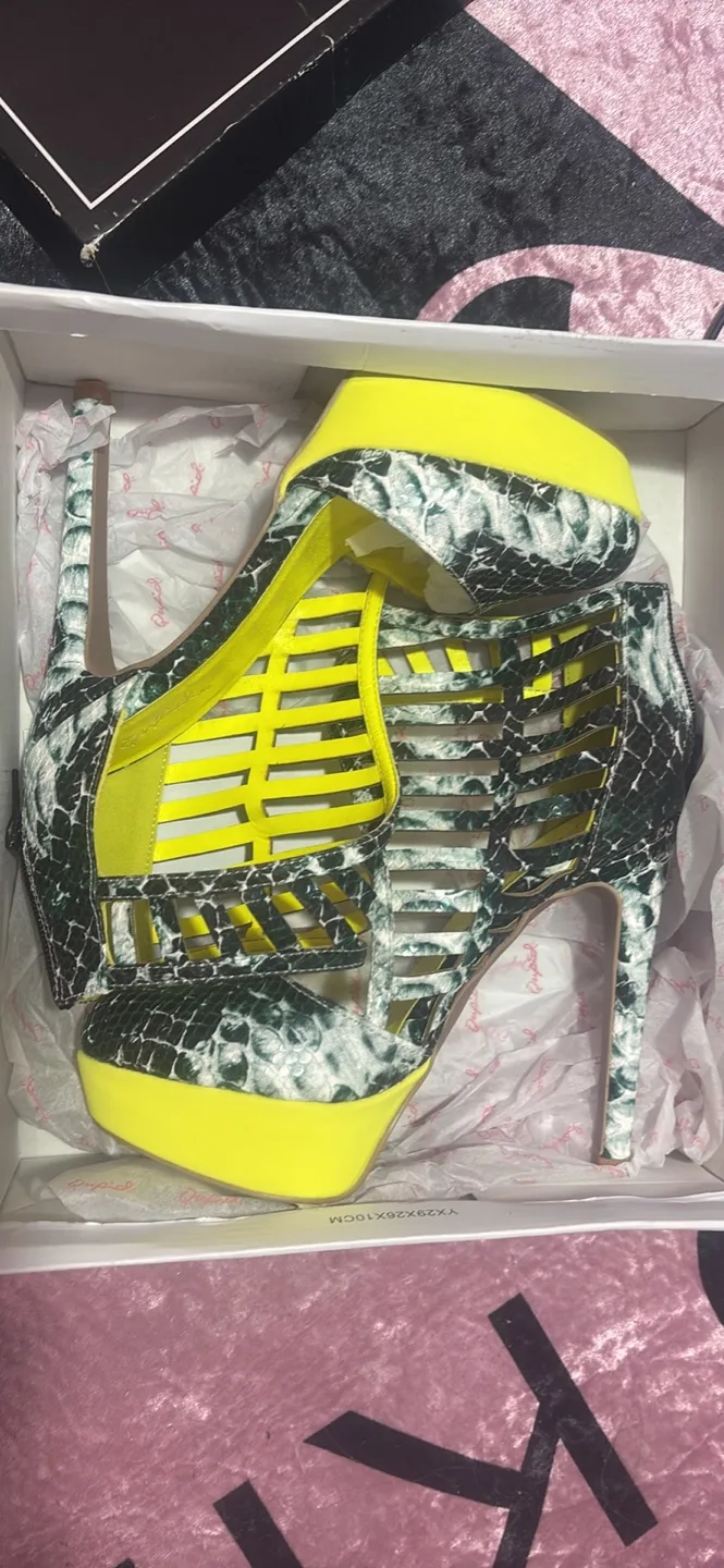 High Heels size 6 thumbnail