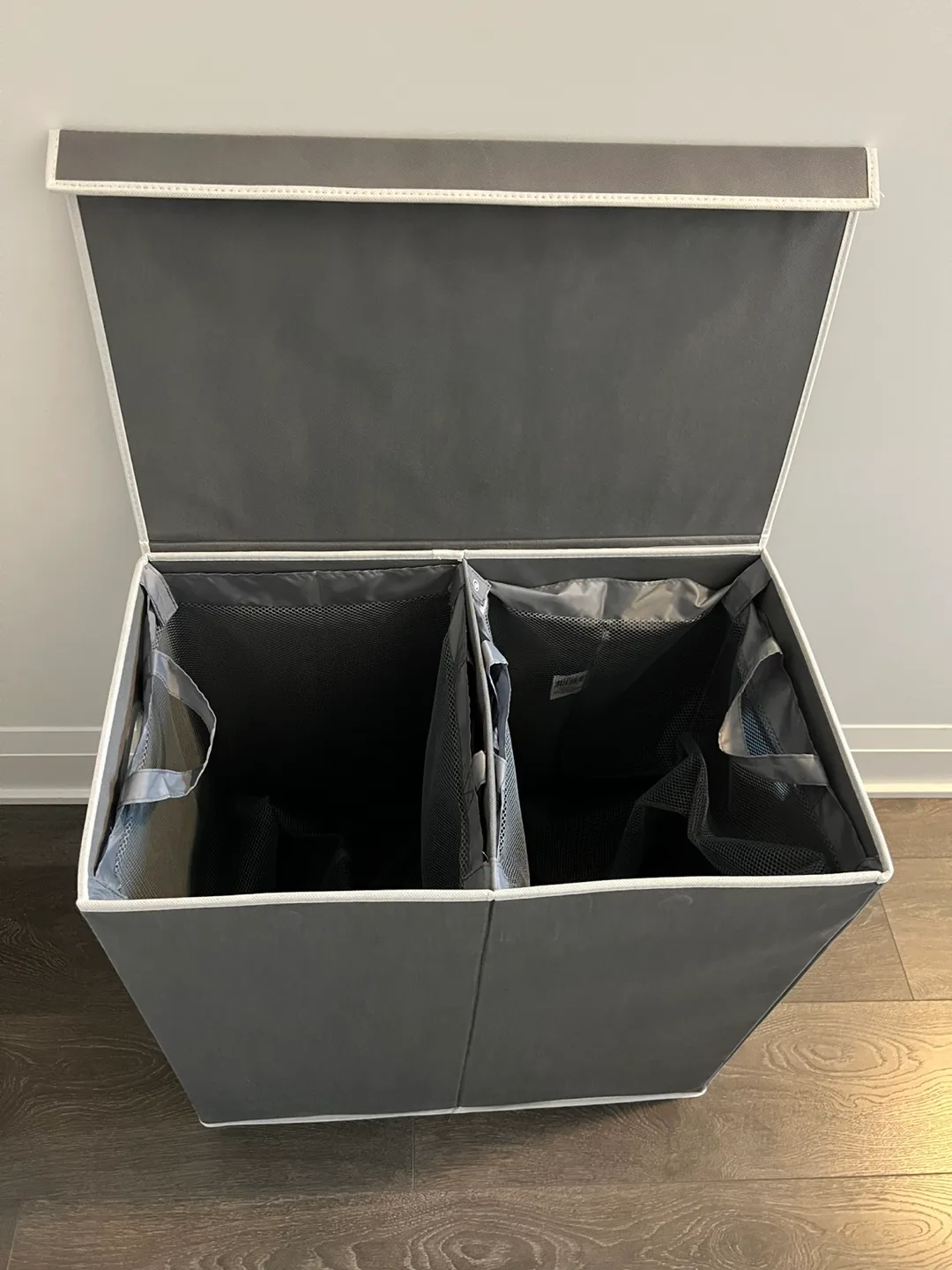 Double Laundry Hamper with Lid thumbnail