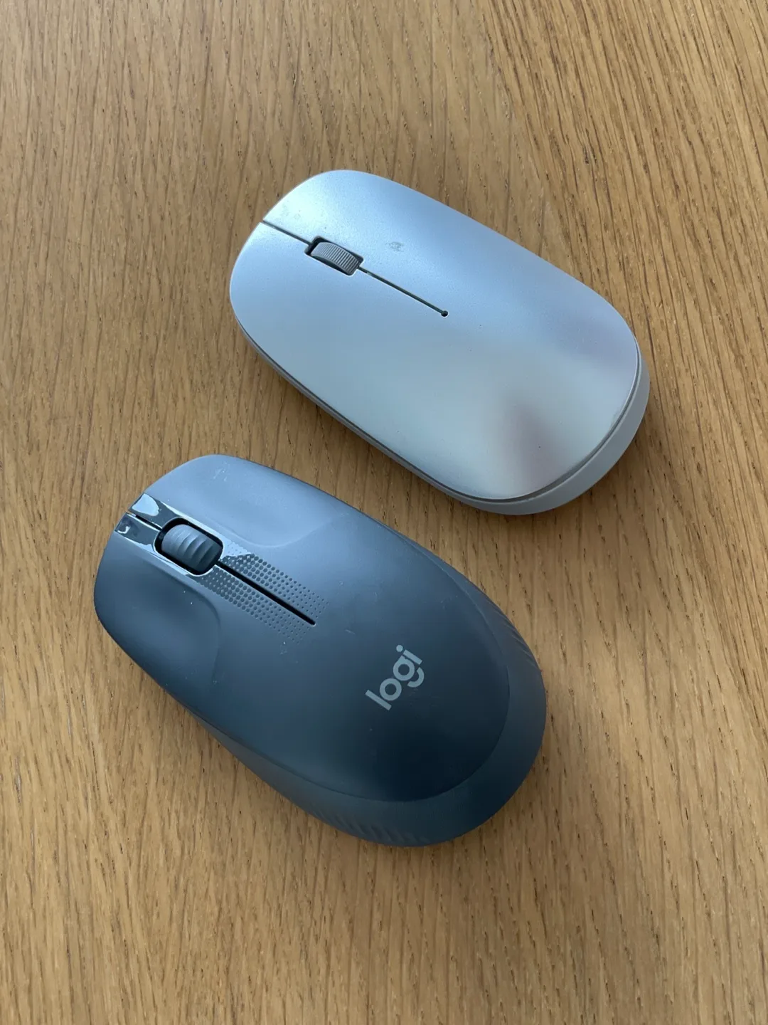 Pair of Wireless Computer Mice thumbnail
