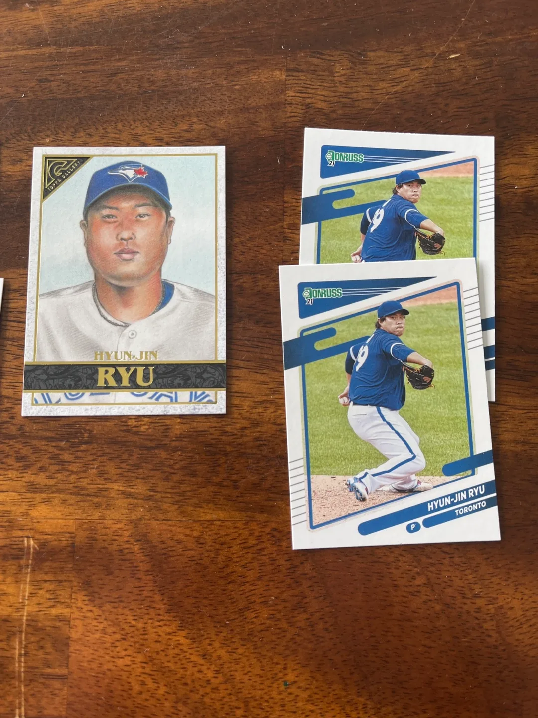 Hyun-Jin Ryu Baseball Card Lot - Toronto Blue Jays image indicator(3)