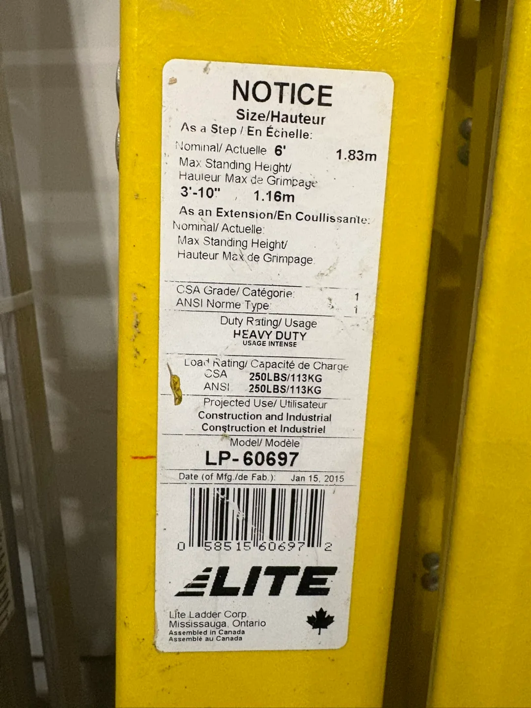 Elite LP-60697 Heavy Duty Fiberglass Step Ladder image indicator(2)