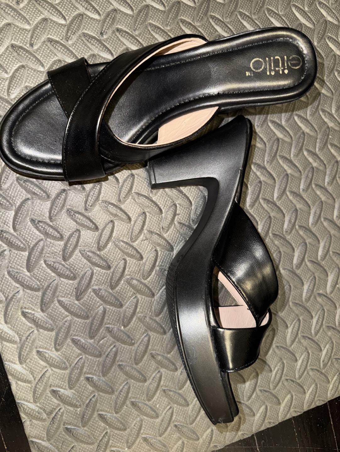 eifilio Black Wedge Sandals - photo 2
