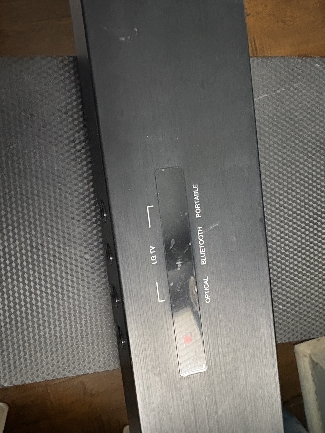 LG Soundbar with Wireless Subwoofer - photo 3