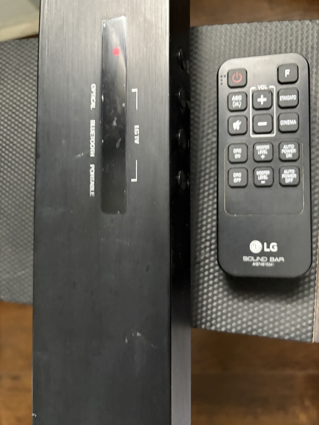 LG Soundbar with Wireless Subwoofer - photo 2