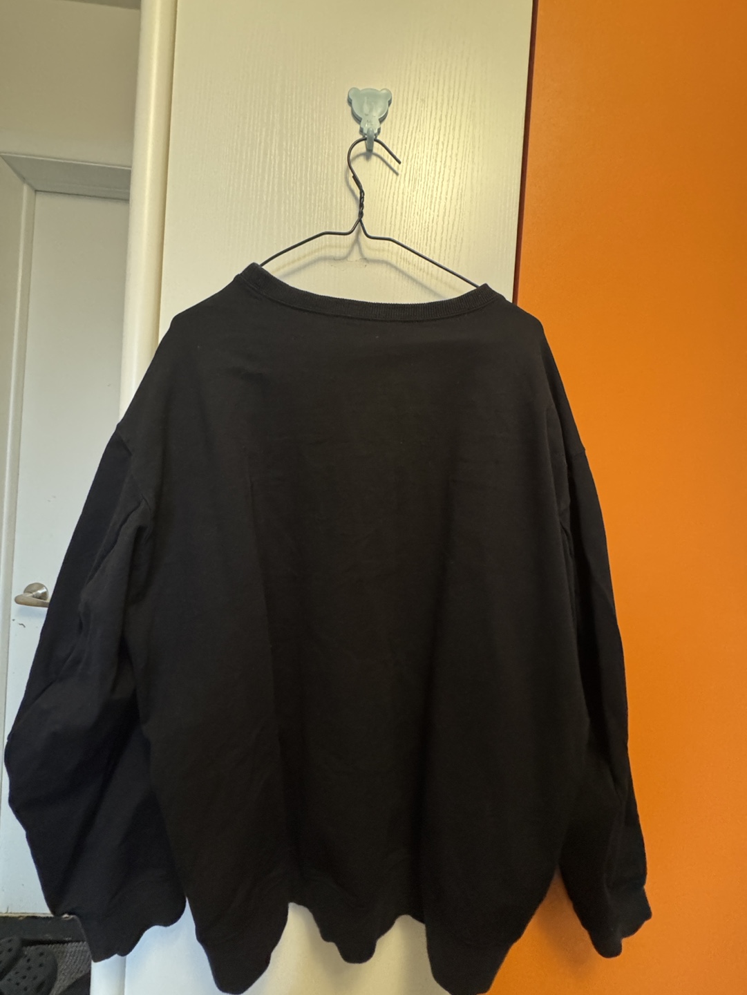 Black Wave Graphic Sweatshirt - photo 3