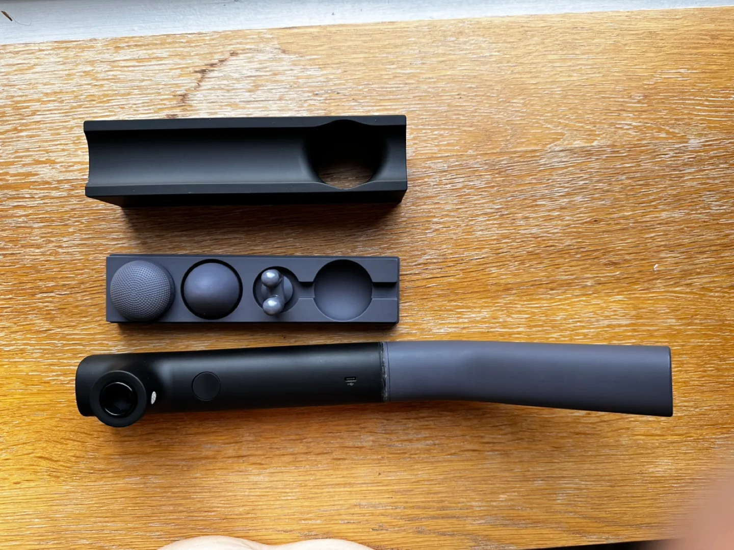 Lyric Massage Gun with Attachments image indicator(2)