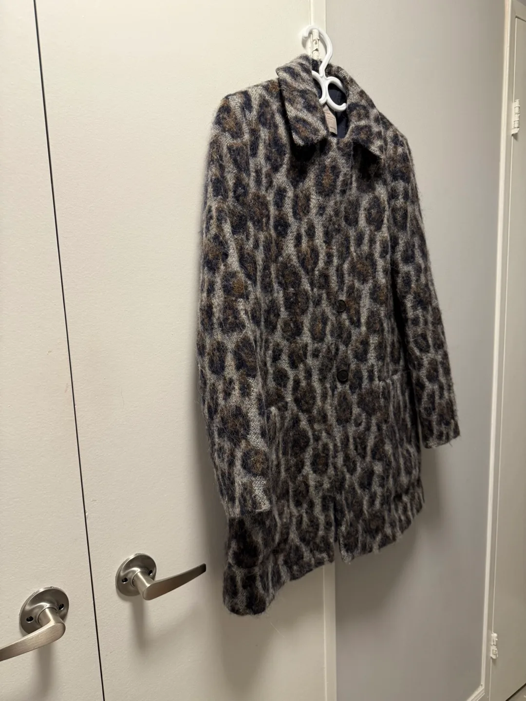 Zara Basic Leopard Print Coat - Size M image indicator(3)