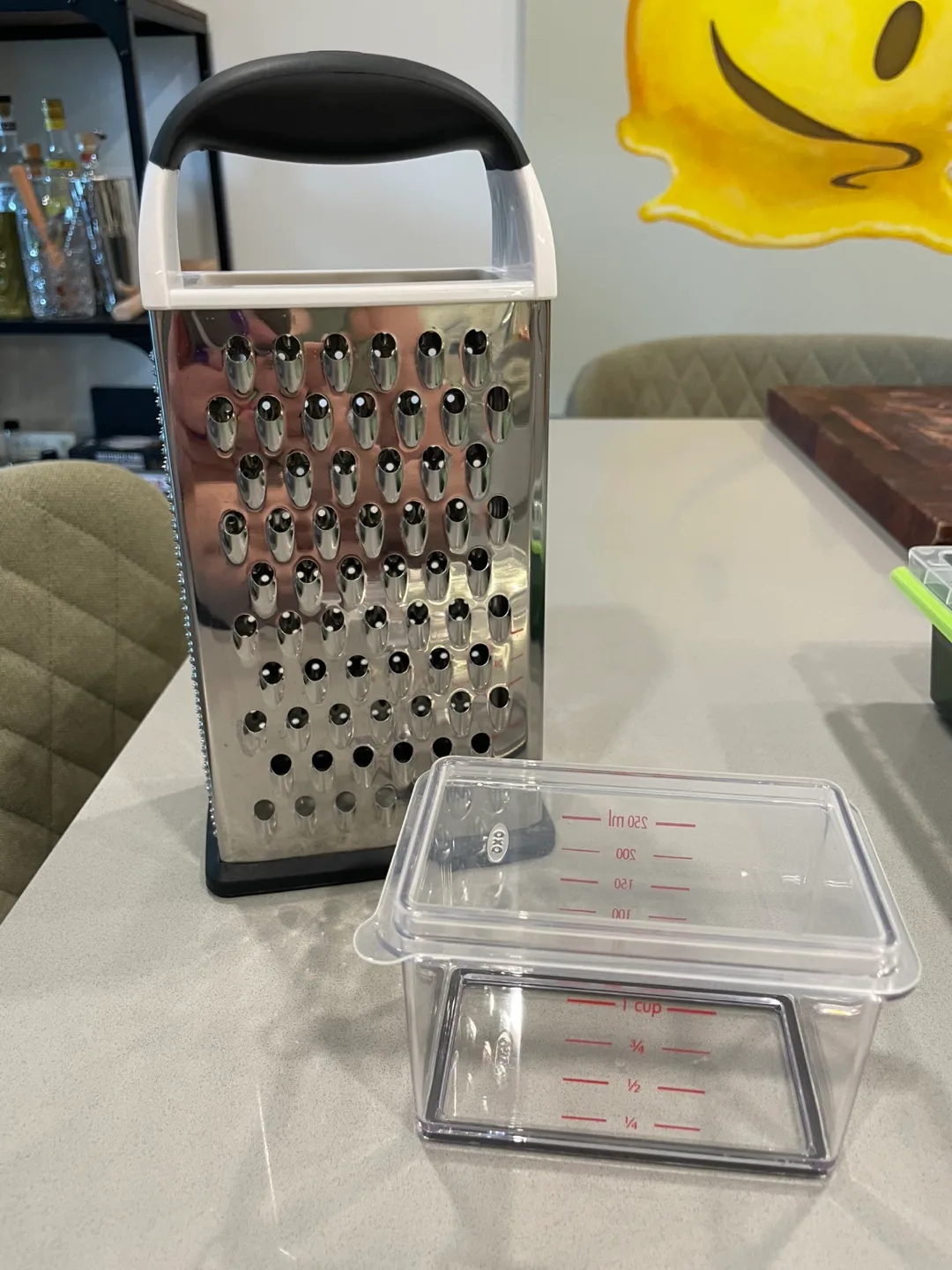 Box grater with container thumbnail