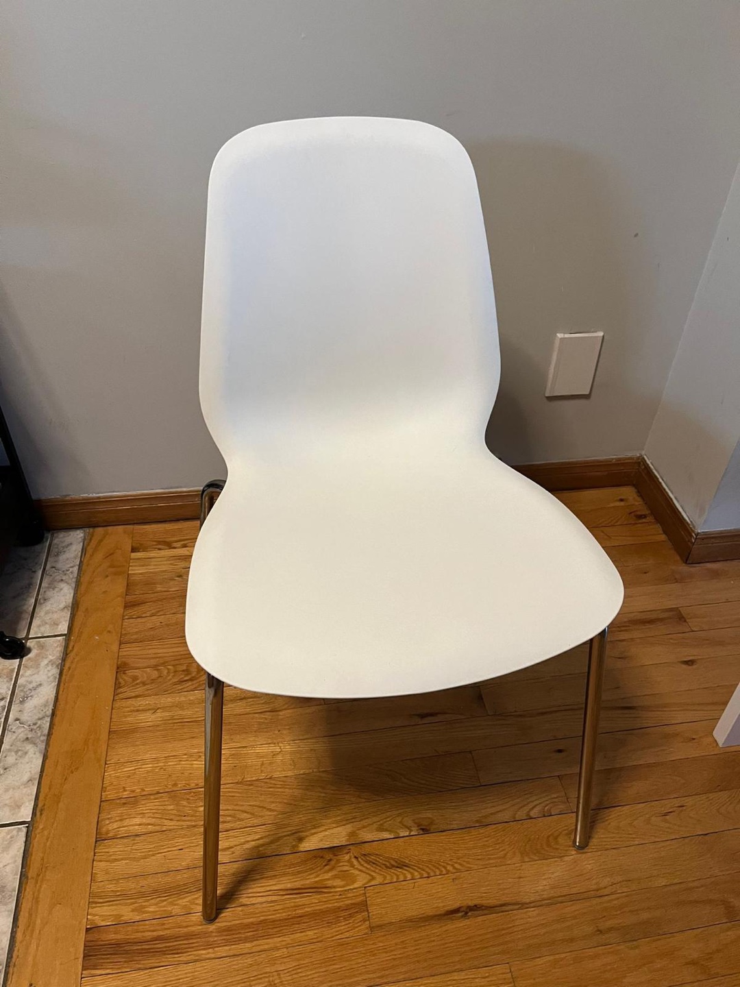 IKEA white chair - photo 2