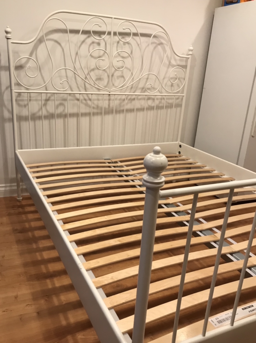 Elegant queen size metal bed frame - photo 3