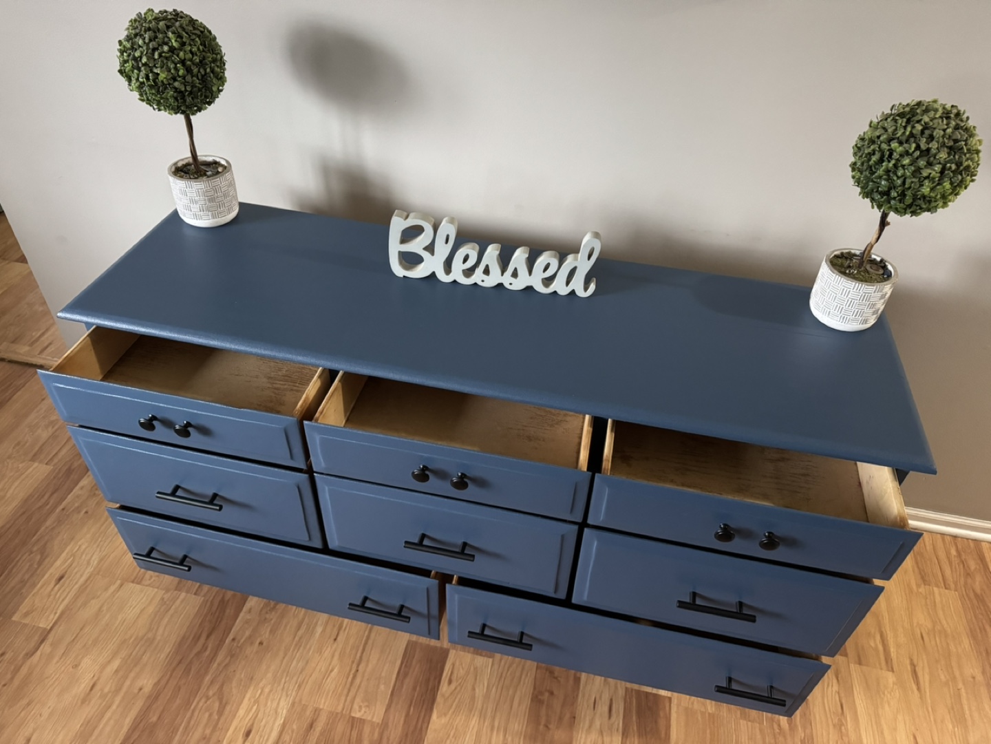 ✨Beautiful solid wood dresser✨ - photo 5