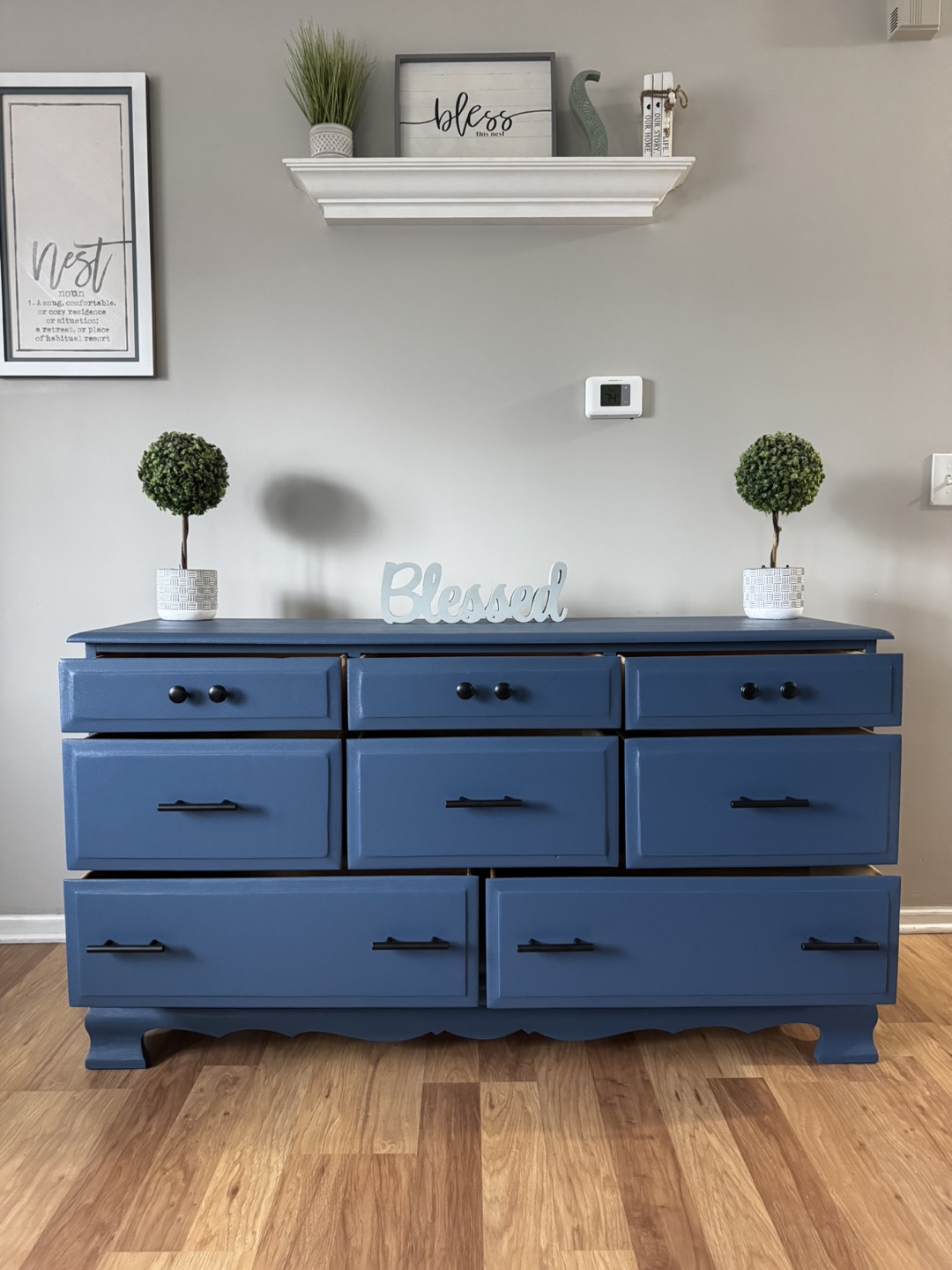 ✨Beautiful solid wood dresser✨ - photo 2