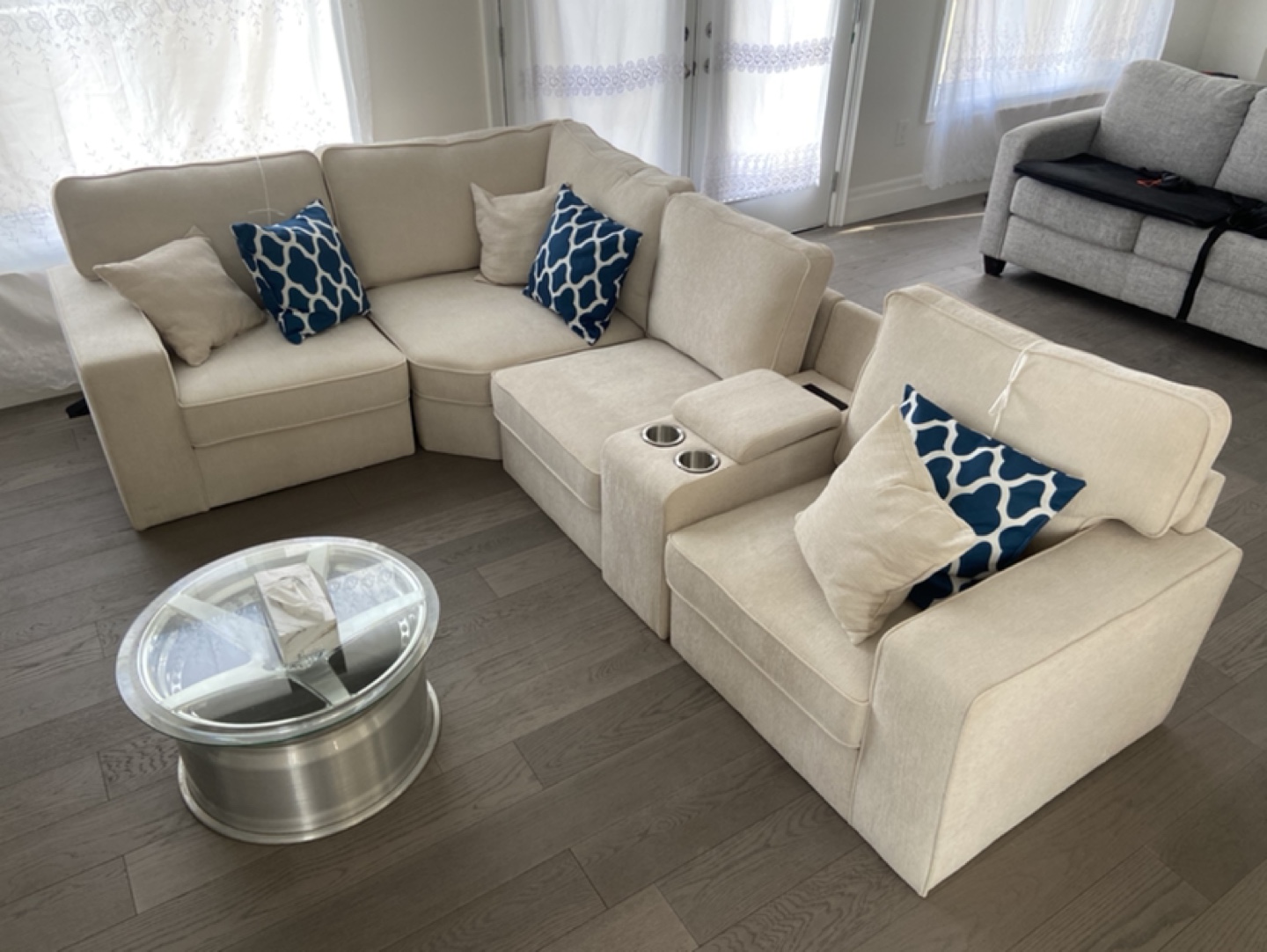 Brand New Sectional Sofa - photo 4