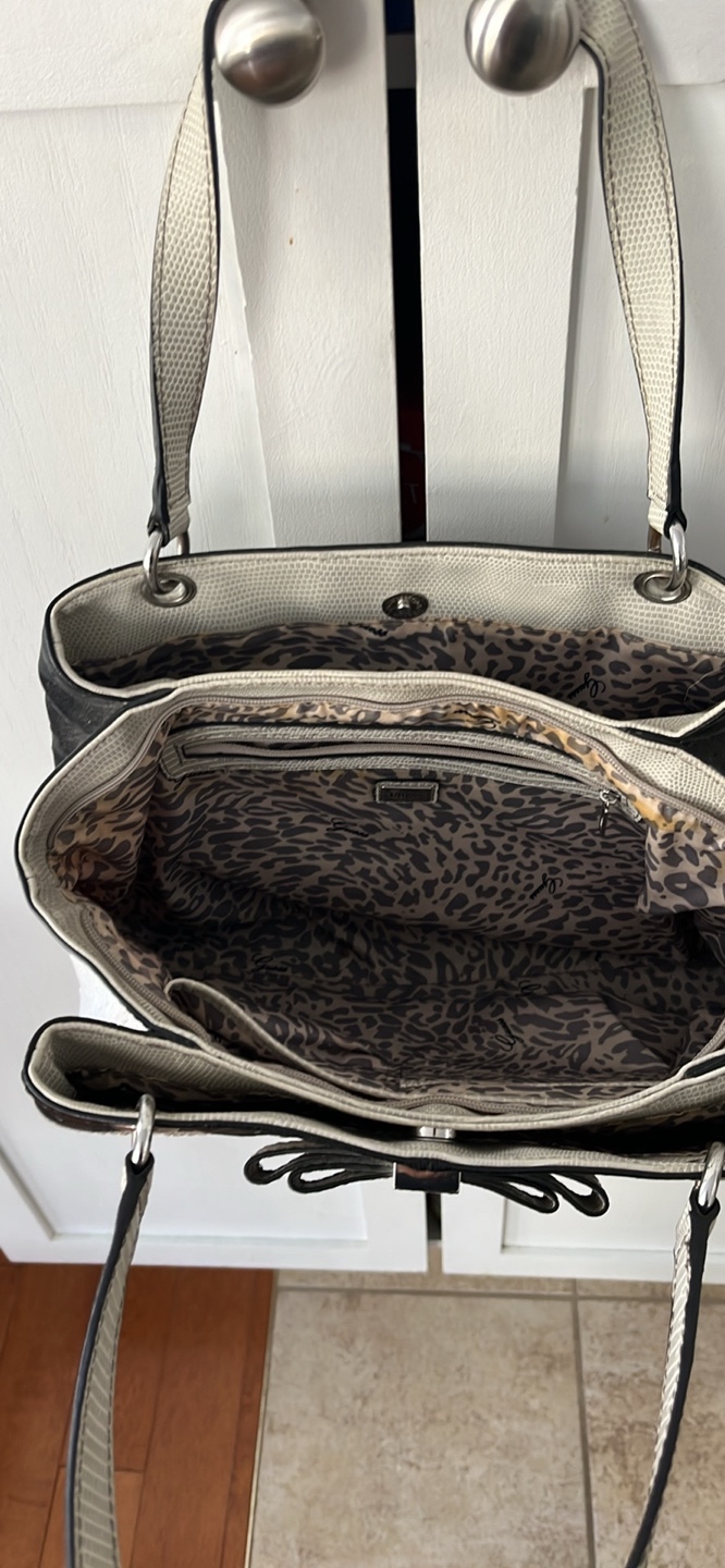 Guess Ostrich-embossed Handbag - photo 3