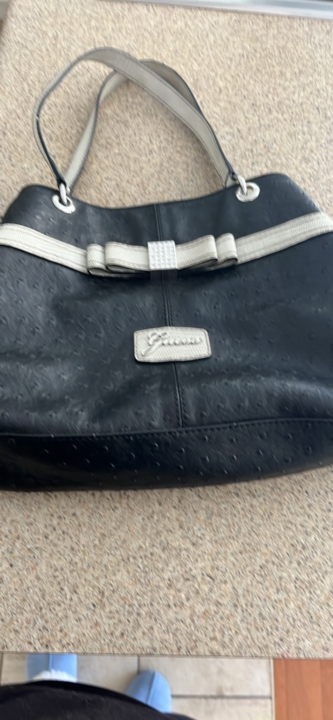 Guess Ostrich-embossed Handbag - photo 2
