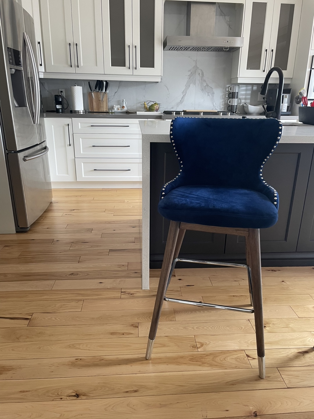 4 Navy Blue Velvet Bar Stools - photo 4
