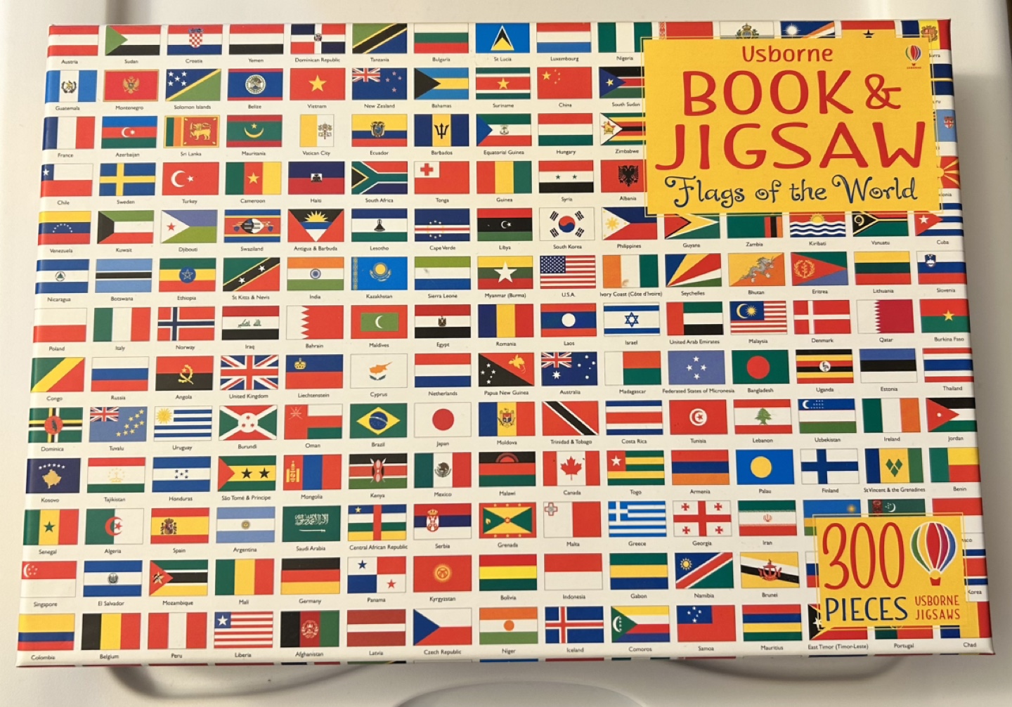 ✨✨Usborne Book & Jigsaw: Flags of the World - 300 Pieces