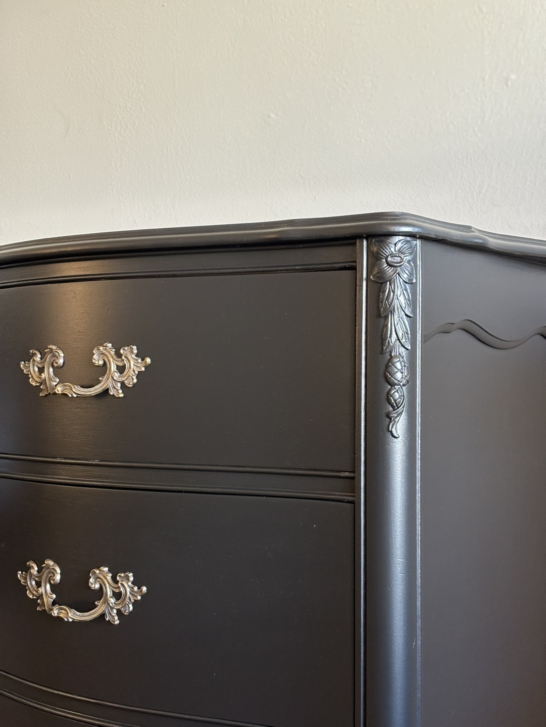 Vintage Bassett Six-Drawer Dresser - Black - photo 3