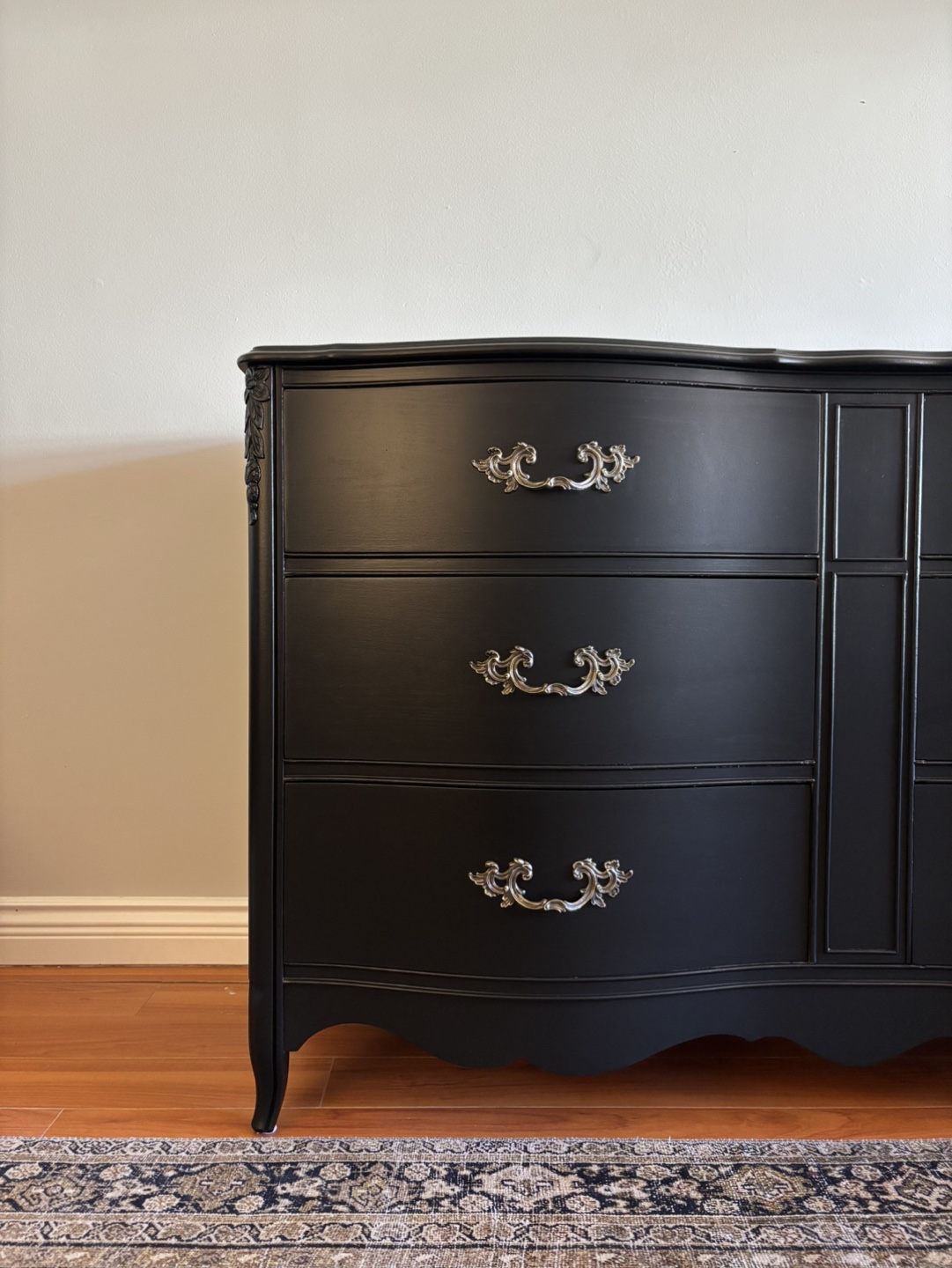 Vintage Bassett Six-Drawer Dresser - Black - photo 2