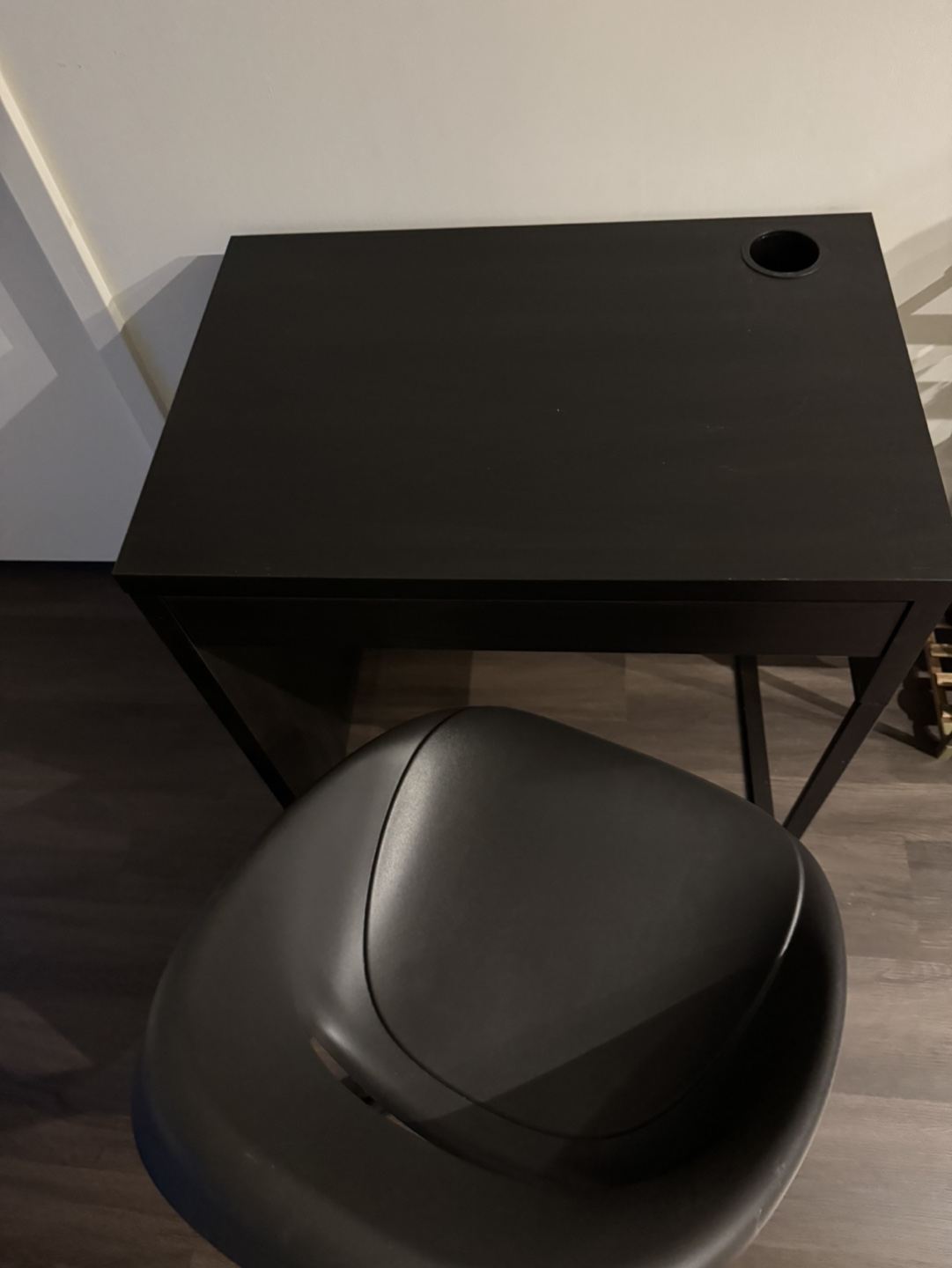 Black Desk and Chair Set - photo 2