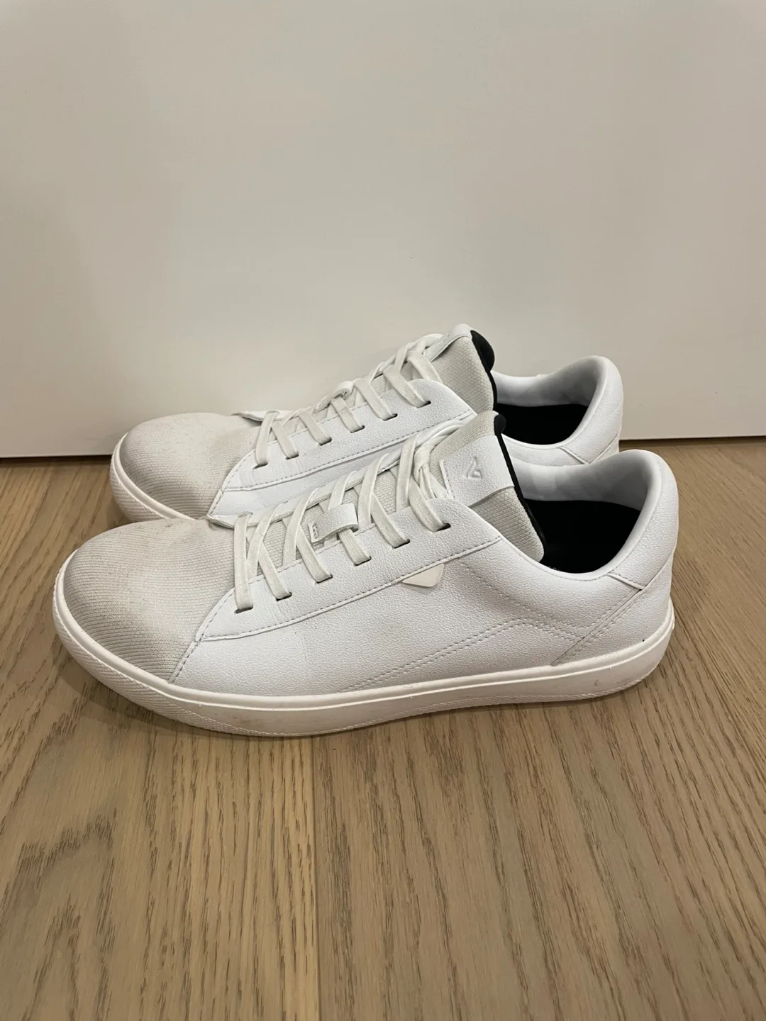 Vessi Men's White Sneakers - Size 8 image indicator(3)