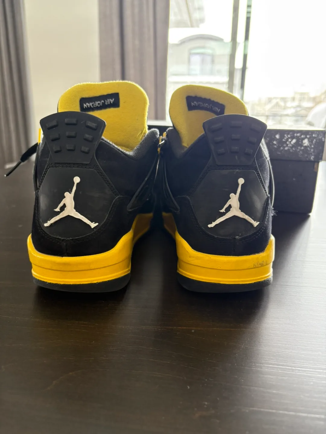 Air Jordan 4 Retro GS 'Thunder' image indicator(2)
