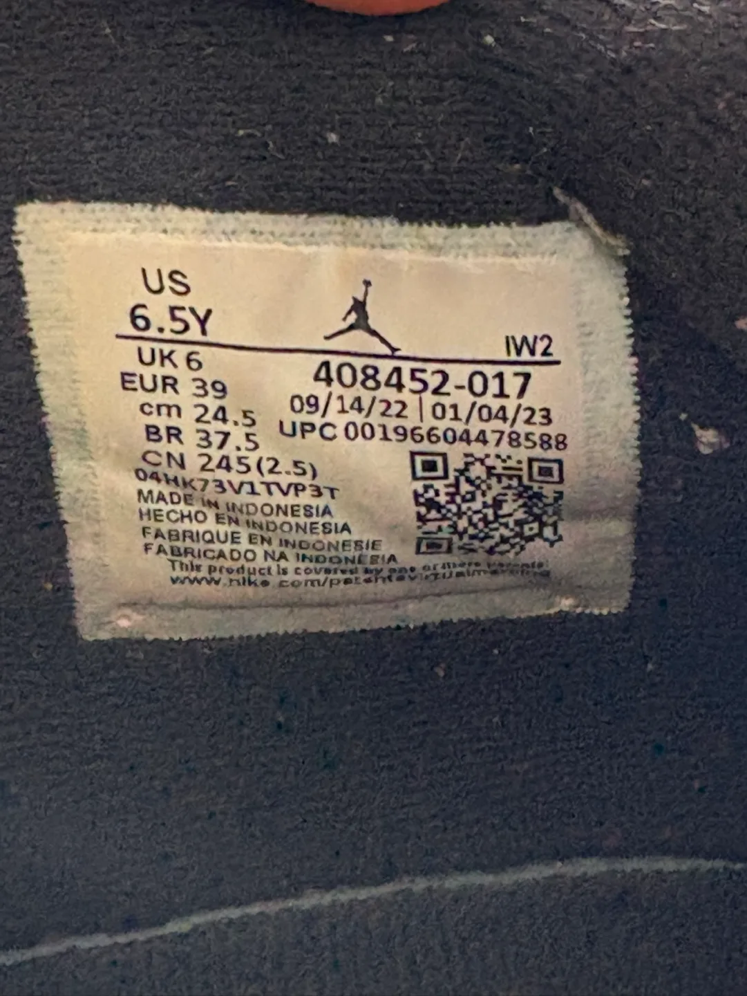 Air Jordan 4 Retro GS 'Thunder' image indicator(4)