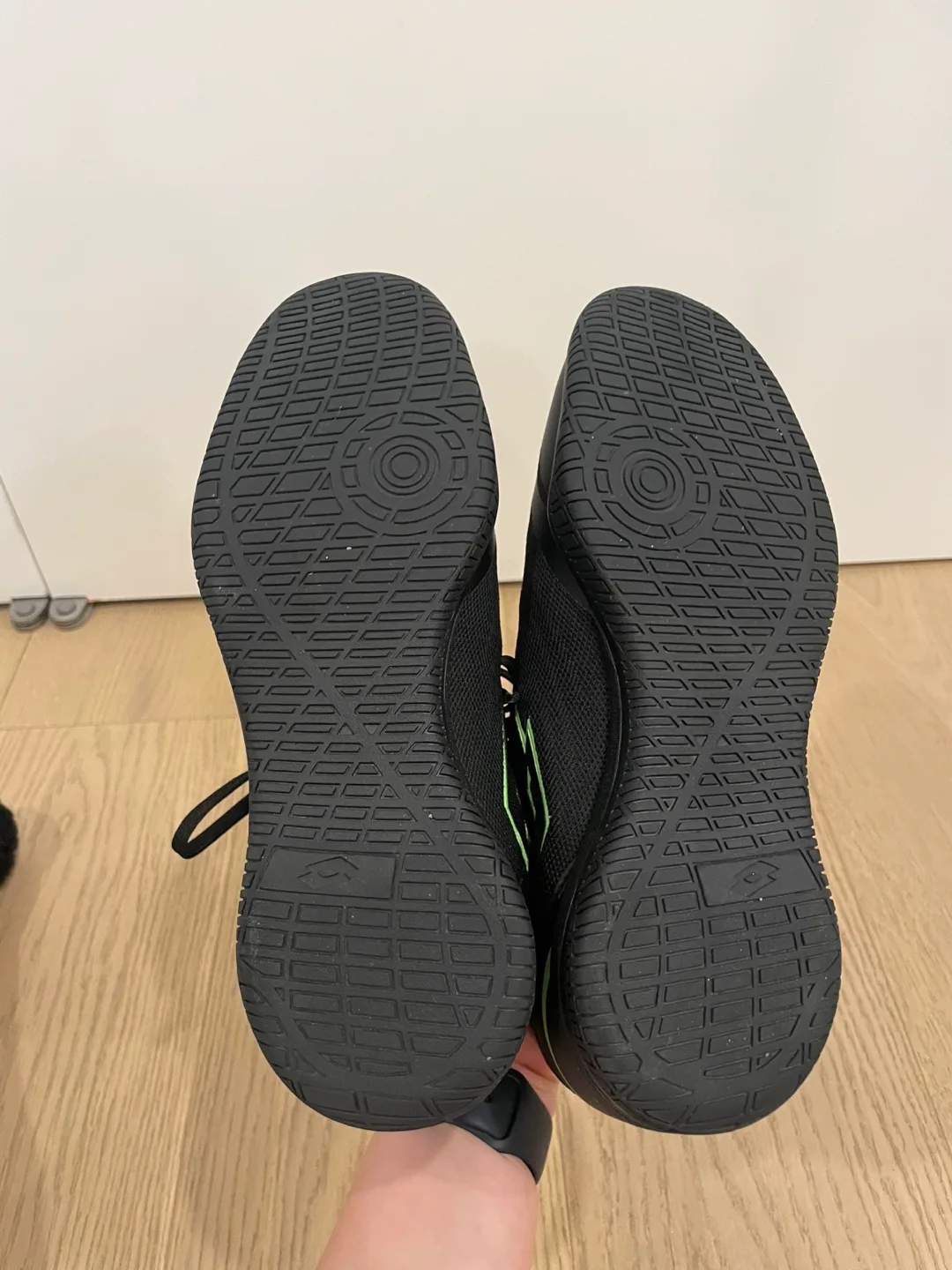 Lotto Black Indoor Soccer/Football Shoes image indicator(5)