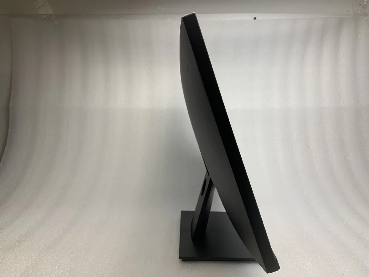 Dell 24 inch Full HD IPS Display Monitor image indicator(2)