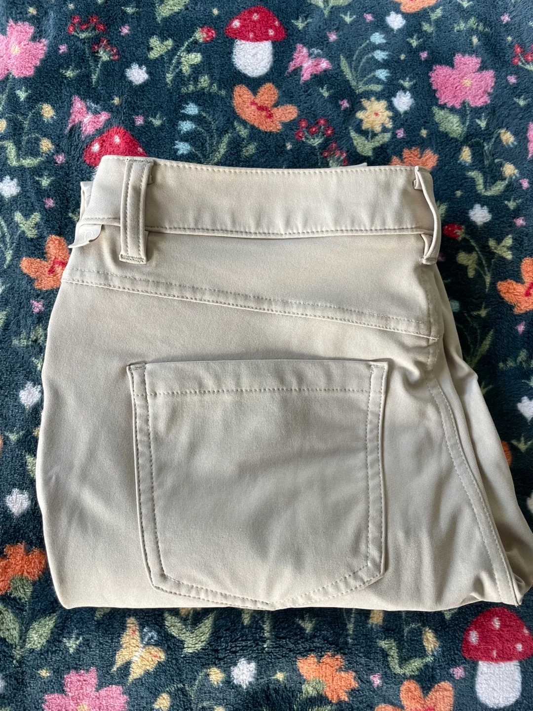 Lululemon ABC Pants - Size 28 image indicator(3)