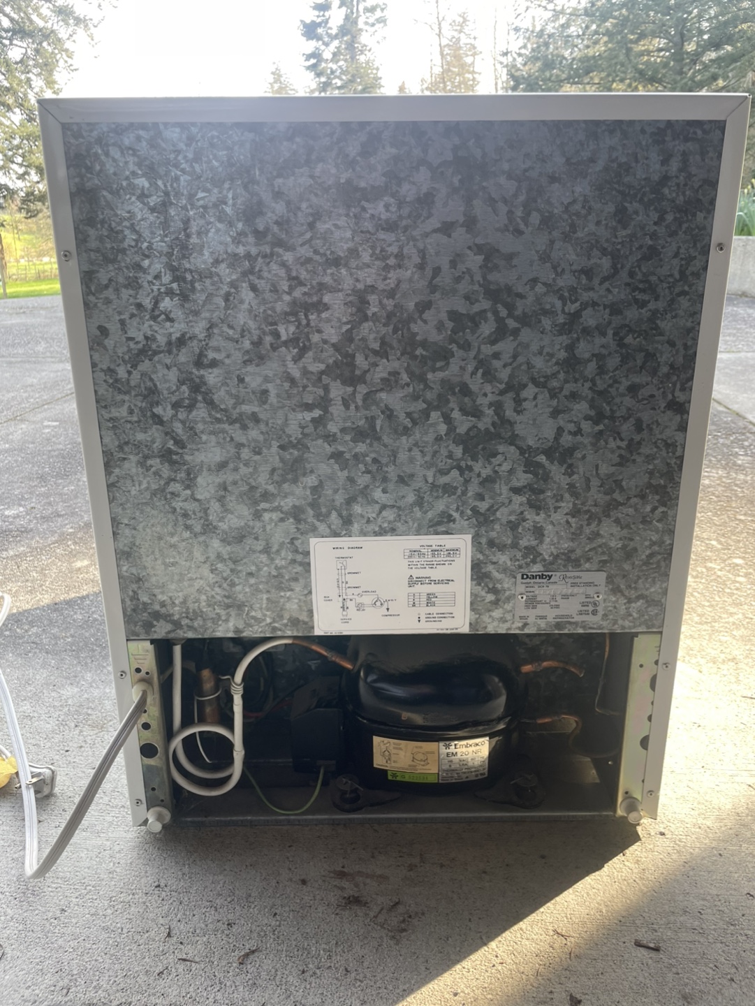 Danby Compact Refrigerator - photo 3