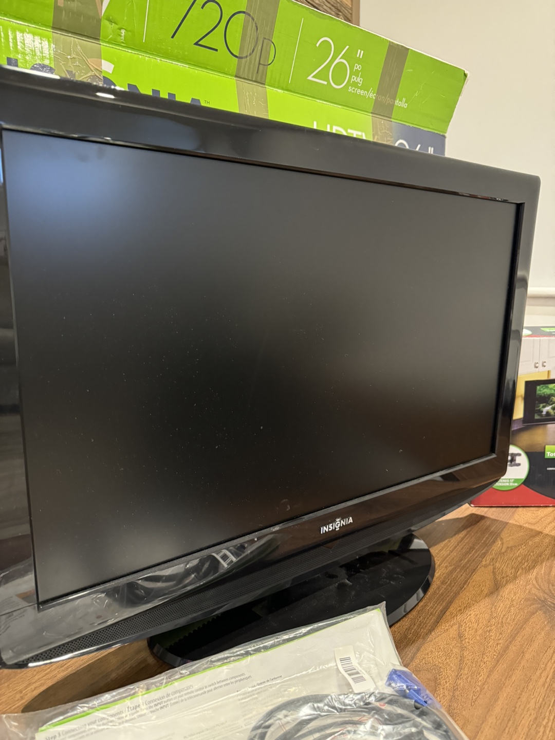 ⭐️26” HDTV/PC Monitor with Wall Mount - photo 4