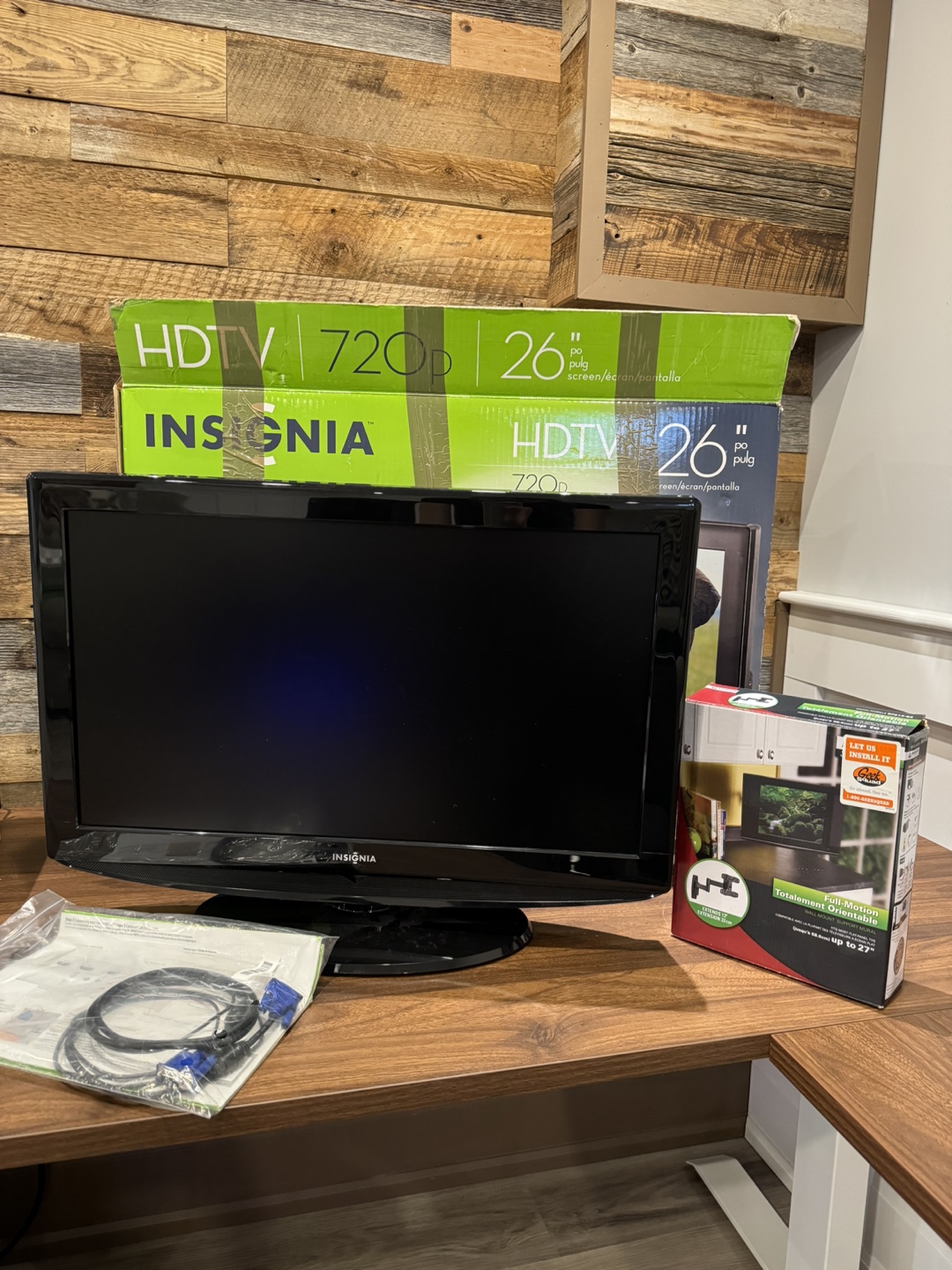 ⭐️26” HDTV/PC Monitor with Wall Mount