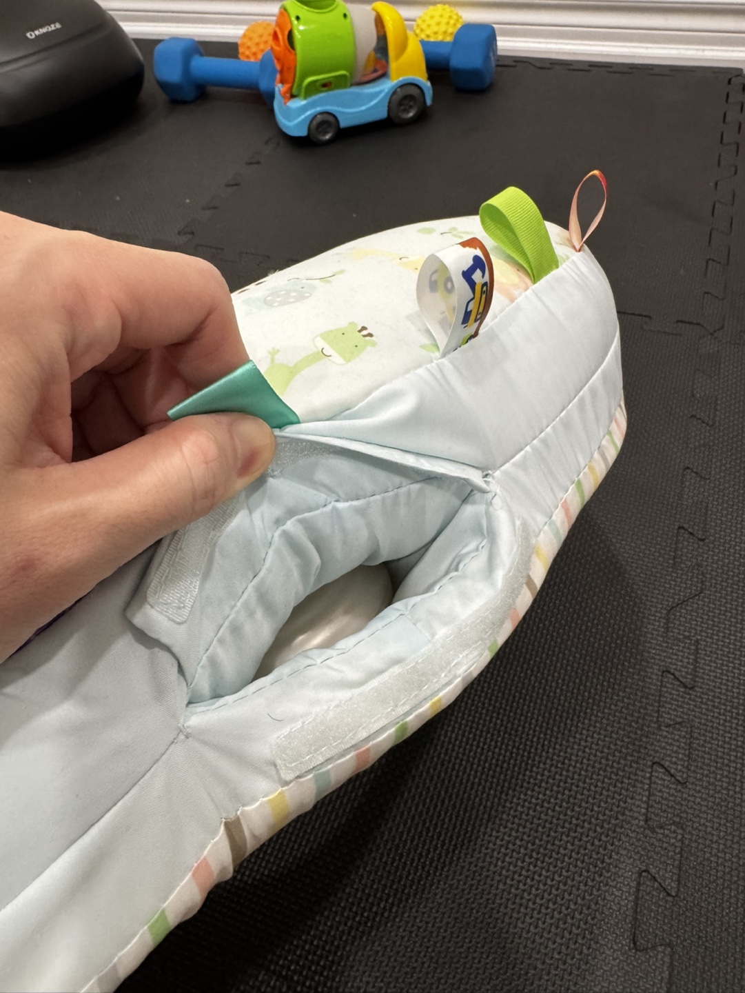 Nursing Feeding Pillow with Vibrating Disc - photo 3